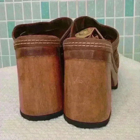 Candie’s Brown Leather and Slip On Open Toe Wood Chunky Y2K Platform Heel Sandal - Picture 9 of 11